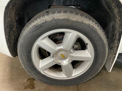 2009 Chevrolet Tahoe LT   - Photo 23 - Saint Louis, MI 48880-9800