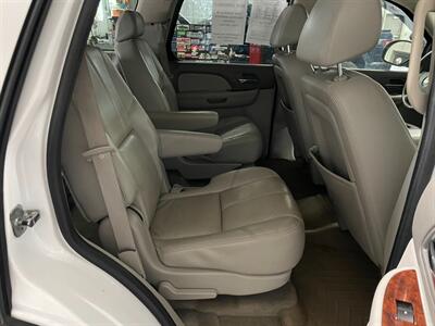 2009 Chevrolet Tahoe LT   - Photo 18 - Saint Louis, MI 48880-9800
