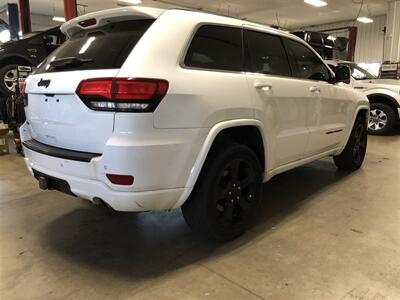 2015 Jeep Grand Cherokee Altitude   - Photo 5 - Saint Louis, MI 48880-9800