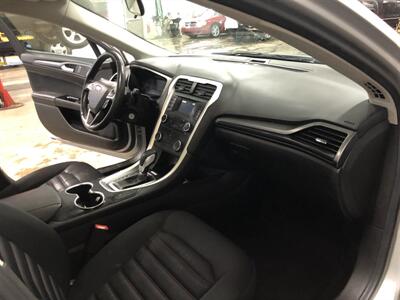 2016 Ford Fusion SE   - Photo 19 - Saint Louis, MI 48880-9800