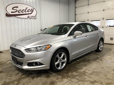 2016 Ford Fusion SE   - Photo 2 - Saint Louis, MI 48880-9800