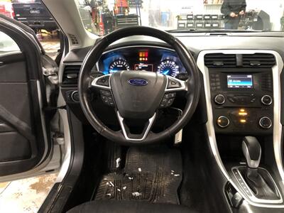 2016 Ford Fusion SE   - Photo 9 - Saint Louis, MI 48880-9800