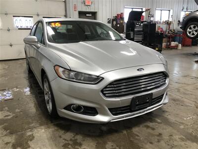 2016 Ford Fusion SE   - Photo 4 - Saint Louis, MI 48880-9800