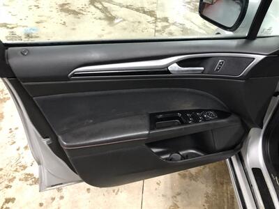 2016 Ford Fusion SE   - Photo 22 - Saint Louis, MI 48880-9800