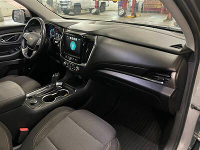 2018 Chevrolet Traverse LT Cloth   - Photo 21 - Saint Louis, MI 48880-9800