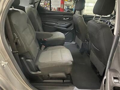 2018 Chevrolet Traverse LT Cloth   - Photo 19 - Saint Louis, MI 48880-9800