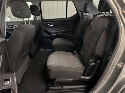 2018 Chevrolet Traverse LT Cloth   - Photo 16 - Saint Louis, MI 48880-9800