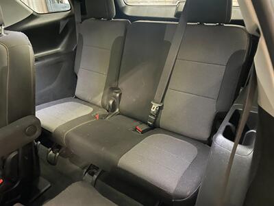 2018 Chevrolet Traverse LT Cloth   - Photo 17 - Saint Louis, MI 48880-9800