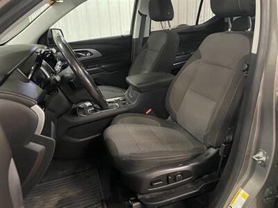 2018 Chevrolet Traverse LT Cloth   - Photo 15 - Saint Louis, MI 48880-9800
