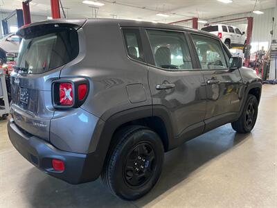 2020 Jeep Renegade Sport   - Photo 6 - Saint Louis, MI 48880-9800