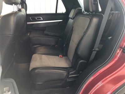 2017 Ford Explorer XLT   - Photo 17 - Saint Louis, MI 48880-9800