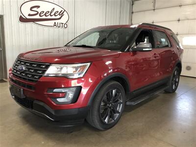 2017 Ford Explorer XLT   - Photo 2 - Saint Louis, MI 48880-9800
