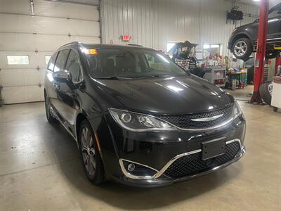 2018 Chrysler Pacifica Limited - Photo 6 - Saint Louis, MI 48880-9800