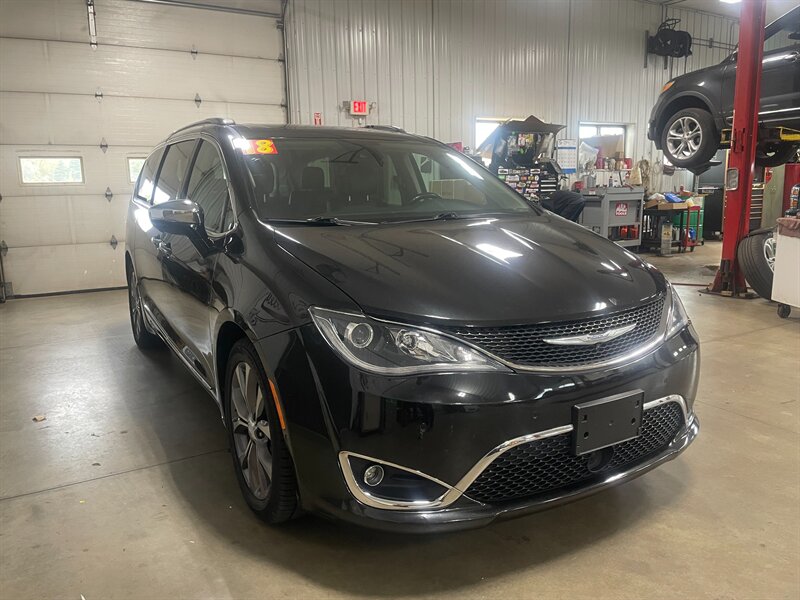 2018 Chrysler Pacifica Limited - Photo 6 - Saint Louis, MI 48880-9800