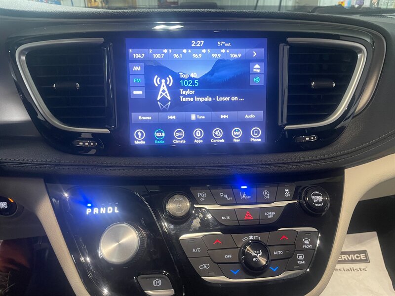 2018 Chrysler Pacifica Limited - Photo 14 - Saint Louis, MI 48880-9800