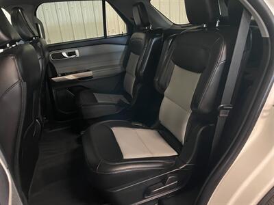 2022 Ford Explorer XLT   - Photo 16 - Saint Louis, MI 48880-9800