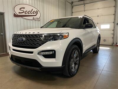2022 Ford Explorer XLT   - Photo 2 - Saint Louis, MI 48880-9800