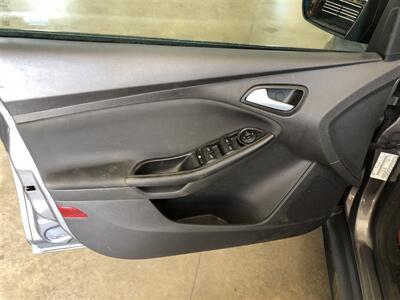 2014 Ford Focus SE   - Photo 16 - Saint Louis, MI 48880-9800