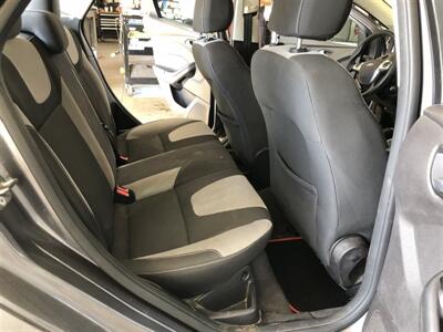 2014 Ford Focus SE   - Photo 14 - Saint Louis, MI 48880-9800