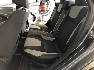 2014 Ford Focus SE   - Photo 12 - Saint Louis, MI 48880-9800
