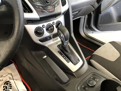 2014 Ford Focus SE   - Photo 10 - Saint Louis, MI 48880-9800