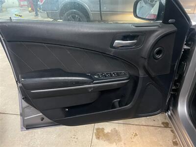 2015 Dodge Charger R/T   - Photo 17 - Saint Louis, MI 48880-9800