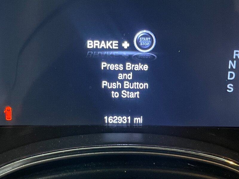 2015 Jeep Grand Cherokee Laredo - Photo 12 - Saint Louis, MI 48880-9800