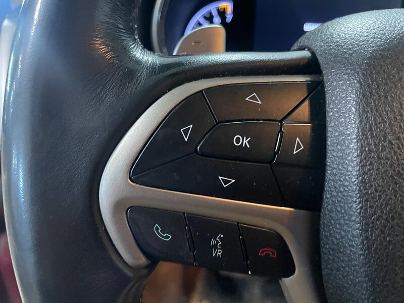 2015 Jeep Grand Cherokee Laredo - Photo 9 - Saint Louis, MI 48880-9800