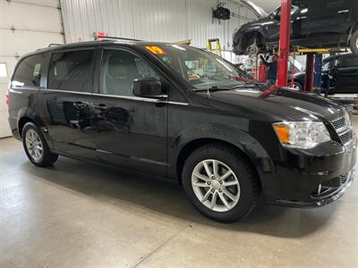 2019 Dodge Grand Caravan SXT   - Photo 5 - Saint Louis, MI 48880-9800