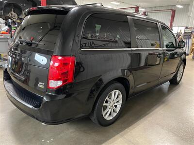 2019 Dodge Grand Caravan SXT   - Photo 6 - Saint Louis, MI 48880-9800