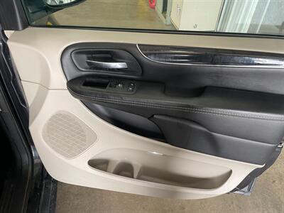 2019 Dodge Grand Caravan SXT   - Photo 23 - Saint Louis, MI 48880-9800