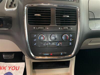 2019 Dodge Grand Caravan SXT   - Photo 12 - Saint Louis, MI 48880-9800
