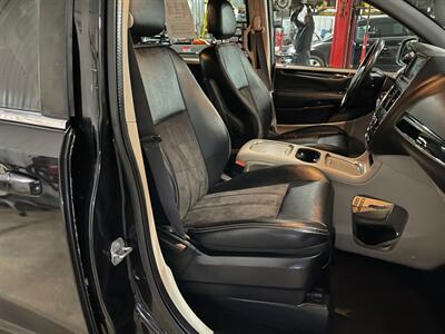 2019 Dodge Grand Caravan SXT   - Photo 18 - Saint Louis, MI 48880-9800