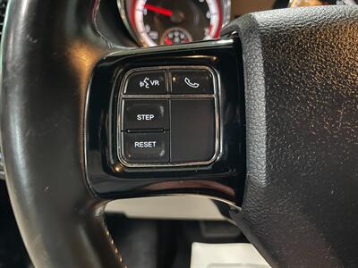 2019 Dodge Grand Caravan SXT   - Photo 10 - Saint Louis, MI 48880-9800