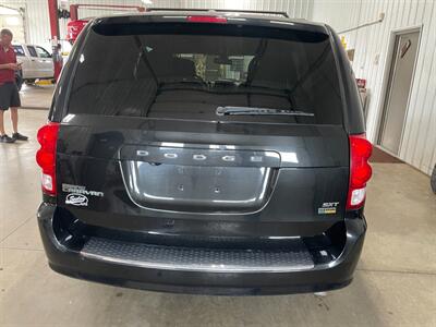 2019 Dodge Grand Caravan SXT   - Photo 26 - Saint Louis, MI 48880-9800