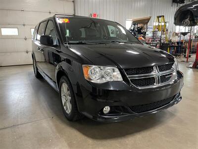2019 Dodge Grand Caravan SXT   - Photo 4 - Saint Louis, MI 48880-9800