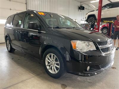 2019 Dodge Grand Caravan SXT   - Photo 5 - Saint Louis, MI 48880-9800