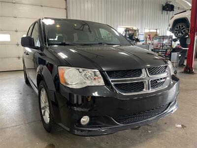 2019 Dodge Grand Caravan SXT   - Photo 4 - Saint Louis, MI 48880-9800