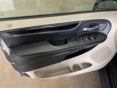 2019 Dodge Grand Caravan SXT   - Photo 22 - Saint Louis, MI 48880-9800