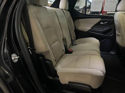 2022 Chevrolet Traverse LS - Photo 22 - Saint Louis, MI 48880-9800