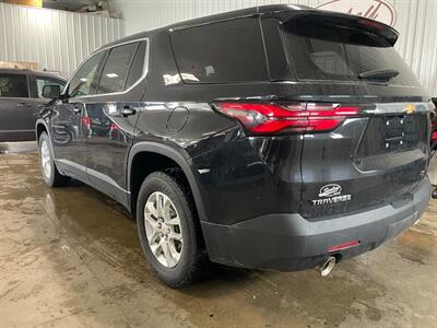 2022 Chevrolet Traverse LS   - Photo 4 - Saint Louis, MI 48880-9800