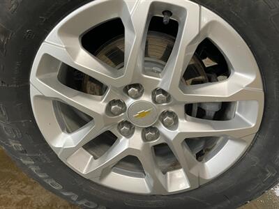 2022 Chevrolet Traverse LS   - Photo 18 - Saint Louis, MI 48880-9800
