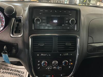 2016 Dodge Grand Caravan SXT   - Photo 14 - Saint Louis, MI 48880-9800