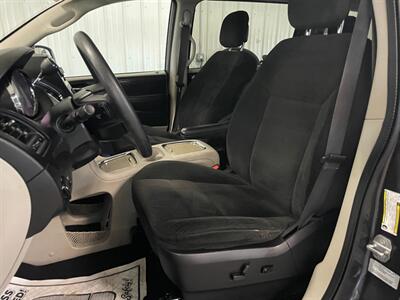 2016 Dodge Grand Caravan SXT   - Photo 15 - Saint Louis, MI 48880-9800