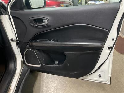 2018 Jeep Compass Limited   - Photo 22 - Saint Louis, MI 48880-9800