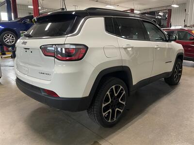 2018 Jeep Compass Limited   - Photo 6 - Saint Louis, MI 48880-9800