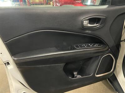 2018 Jeep Compass Limited   - Photo 21 - Saint Louis, MI 48880-9800