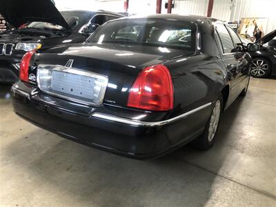 2011 Lincoln Town Car Signature Limited   - Photo 6 - Saint Louis, MI 48880-9800