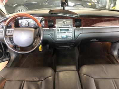 2011 Lincoln Town Car Signature Limited   - Photo 7 - Saint Louis, MI 48880-9800