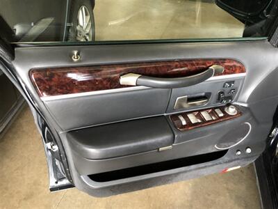 2011 Lincoln Town Car Signature Limited   - Photo 19 - Saint Louis, MI 48880-9800